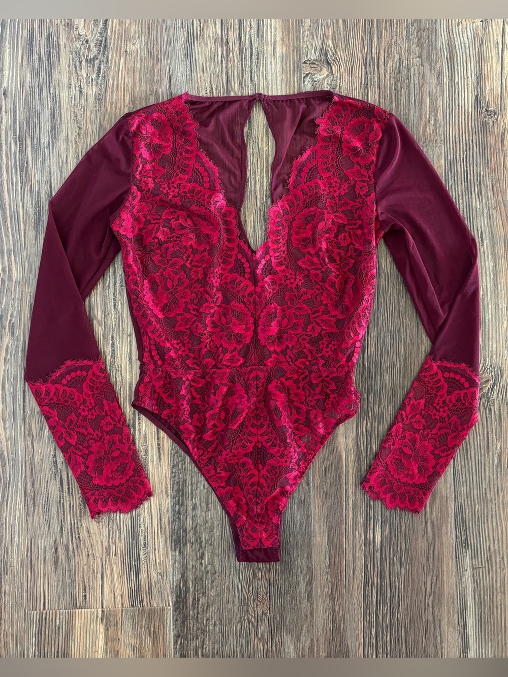 La Senza L/S Mesh + Floral Lace V-Neck Bodysuit Small Burgundy Red Keyhole Back